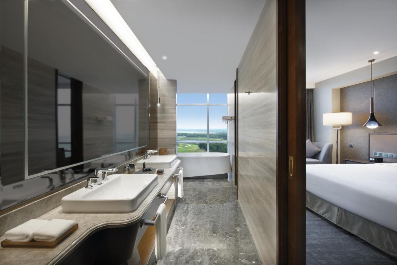 Grand Barony Qingdao Airport Hotel Kültér fotó